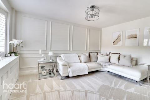 15 Highgrove Road, Chatham, ME5 7QE