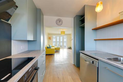 2 bedroom apartment for sale, Brighton Road, Worthing, BN11