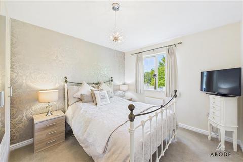 3 bedroom townhouse for sale, Clough Drive, Burton-On-Trent DE14