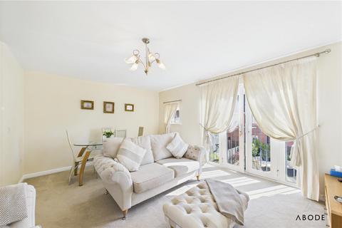 3 bedroom townhouse for sale, Clough Drive, Burton-On-Trent DE14