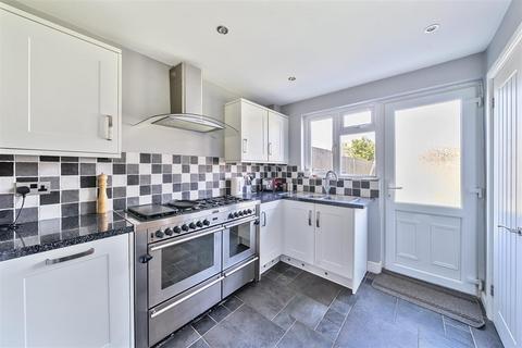 3 bedroom terraced house for sale, Caernarvon Road, Keynsham, Bristol