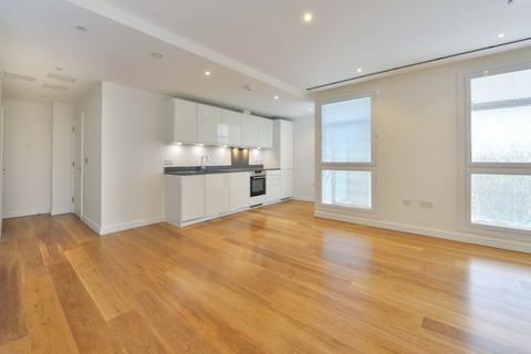 Studio to rent, Highbury Crescent, Highbury, London, N5