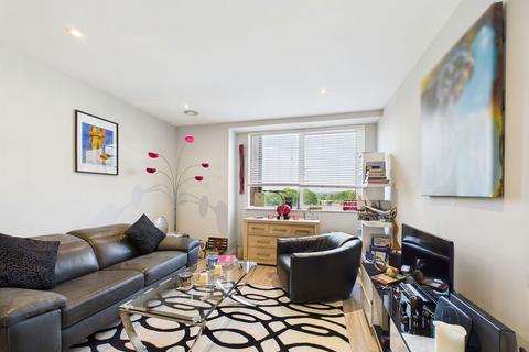 1 bedroom flat for sale, Swan House, Homestead Road, Rickmansworth, WD3 1FX