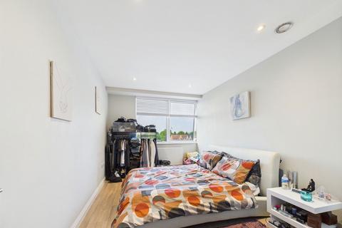 1 bedroom flat for sale, Swan House, Homestead Road, Rickmansworth, WD3 1FX