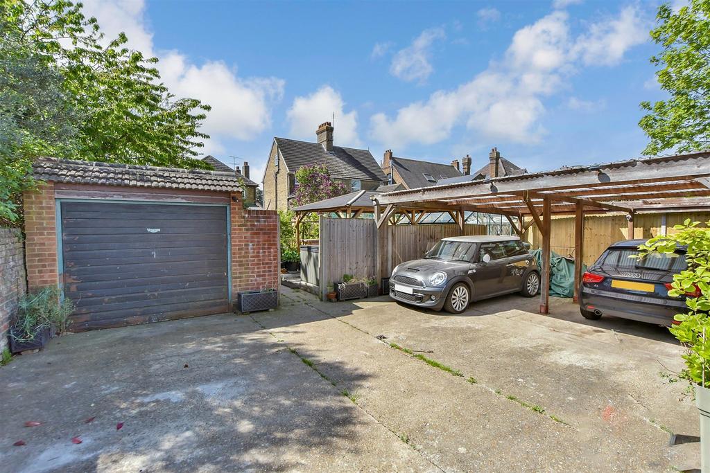 Driveway/Parking