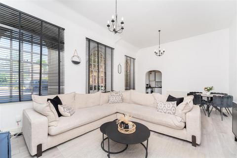 3 bedroom apartment for sale, West Park Road, Southall