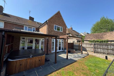 4 bedroom semi-detached house for sale, Buckingham Road, Buckingham MK18