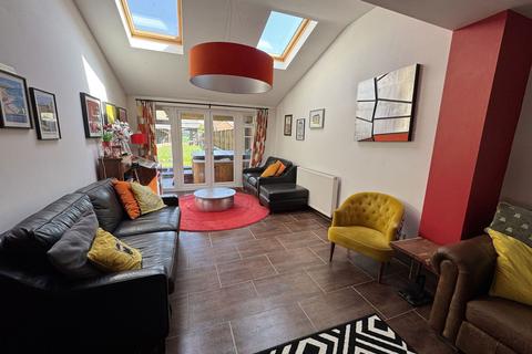 4 bedroom semi-detached house for sale, Buckingham Road, Buckingham MK18