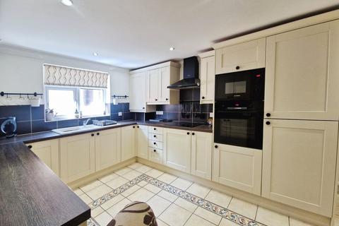 2 bedroom apartment for sale, Penn Hill Avenue, PENN HILL, BH14