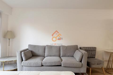Studio to rent, Fairbank House, 13 Beaufort Square, London, NW9