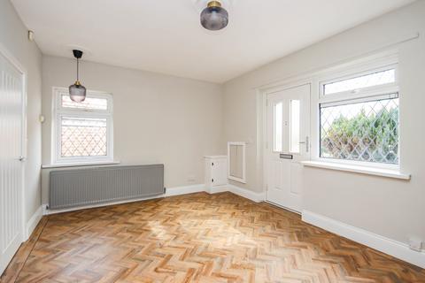 1 bedroom semi-detached bungalow to rent, Canterbury Road, Davyhulme, Manchester, M41
