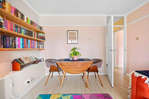 1 bedroom flat for sale, Railway Side, London SW13