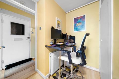 1 bedroom flat for sale, Railway Side, London SW13