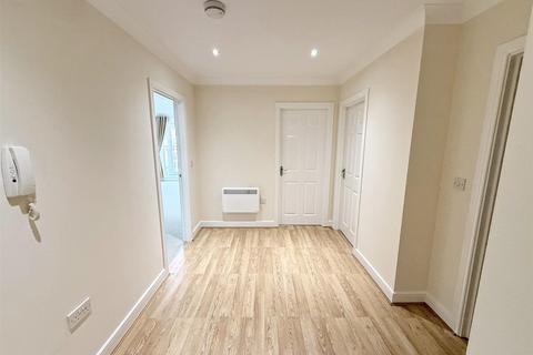 16 Grange Drive, Streetly, Sutton Coldfield, B74 3DT