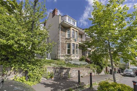 5 bedroom end of terrace house for sale
