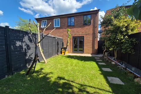 8 Belsham Place, Luton, LU2 9UT