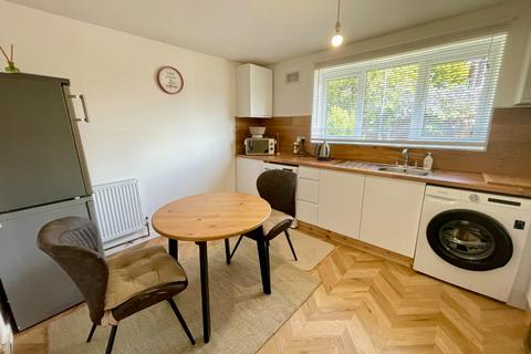 8 Belsham Place, Luton, LU2 9UT
