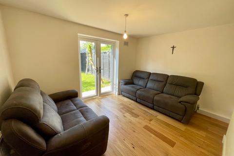8 Belsham Place, Luton, LU2 9UT