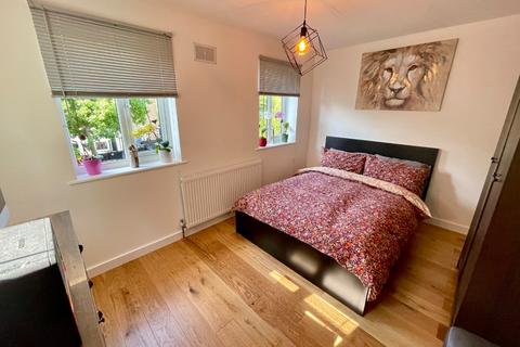 8 Belsham Place, Luton, LU2 9UT