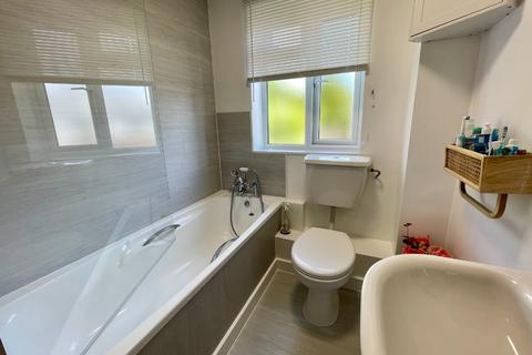 8 Belsham Place, Luton, LU2 9UT