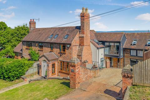 4 bedroom semi-detached house for sale, Wainlode Hill, Gloucester GL2
