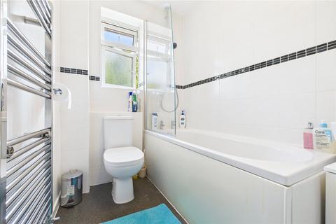 32 Appletree Way, Owlsmoor, Sandhurst, GU47 0UD