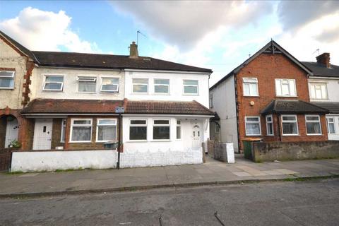 3 bedroom end of terrace house to rent, Nelson Street, East Ham