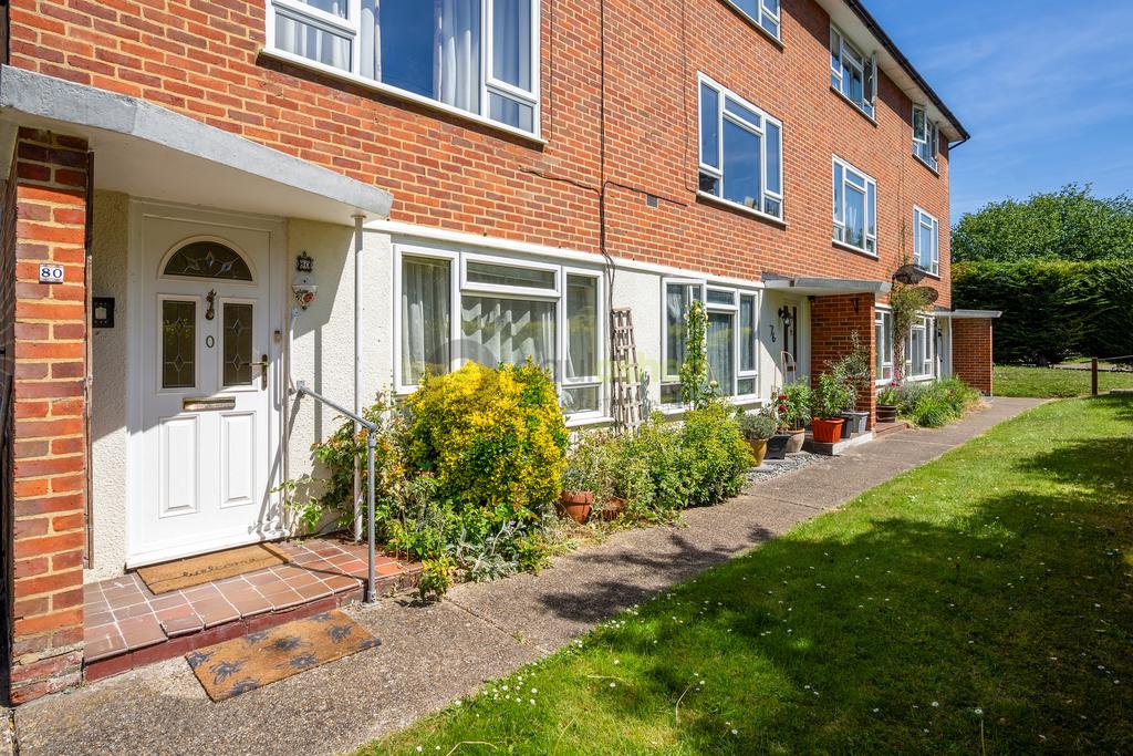 11 For Sale Studio Flat CR8 Lower Barn Road Paul O
