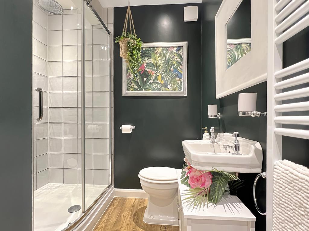 Family Shower Room