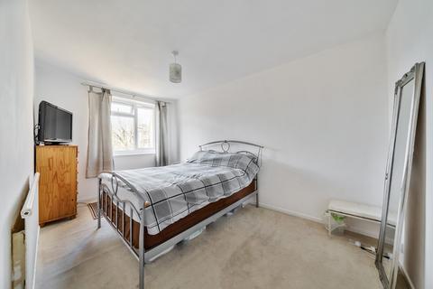 10 Stacy Path, London, SE5 7SL
