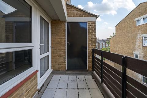 10 Stacy Path, London, SE5 7SL