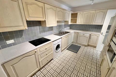2 bedroom flat for sale, Macclesfield Road, Wilmslow
