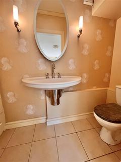 2 bedroom flat for sale, Macclesfield Road, Wilmslow