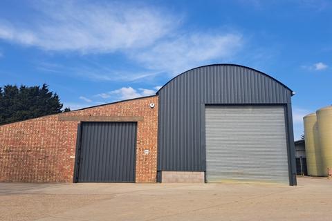 Storage to rent - Moor Road, St. Neots PE19