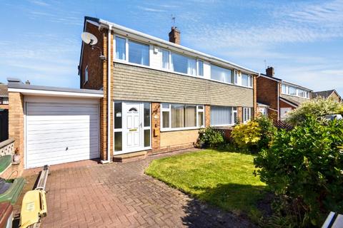 3 bedroom semi-detached house for sale, Thornleigh Crescent, Wakefield, West Yorkshire