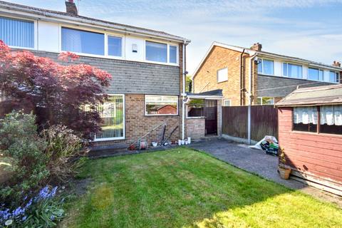 3 bedroom semi-detached house for sale, Thornleigh Crescent, Wakefield, West Yorkshire