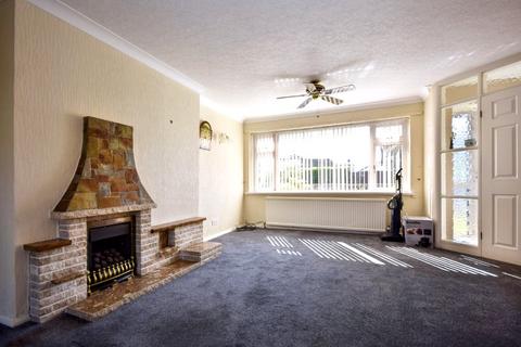 3 bedroom semi-detached house for sale, Thornleigh Crescent, Wakefield, West Yorkshire