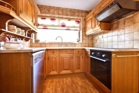 3 bedroom semi-detached house for sale, Thornleigh Crescent, Wakefield, West Yorkshire