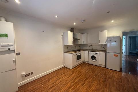 2 bedroom ground floor flat to rent, Villiers Road, London NW2