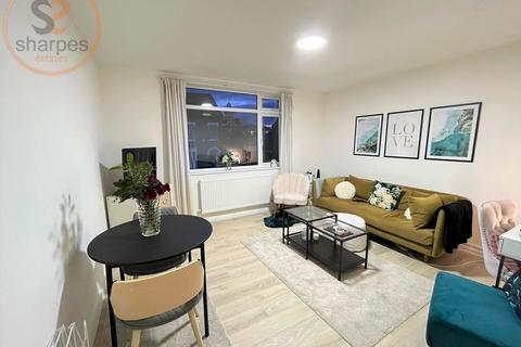 1 bedroom flat to rent, Marion Court, 55 57 Griffiths Road, Wimbledon, London