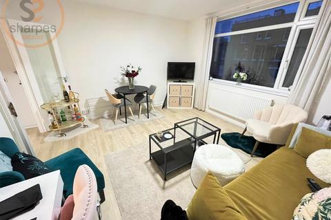 1 bedroom flat to rent, Marion Court, 55 57 Griffiths Road, Wimbledon, London