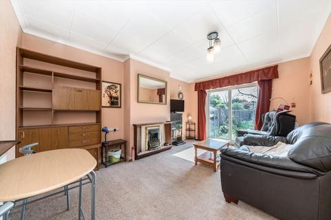 6 Cotswold Road, Hampton, TW12 3JQ