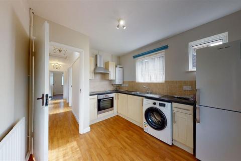 2 bedroom bungalow to rent, Stanley Road, Broadstairs, Kent, CT10