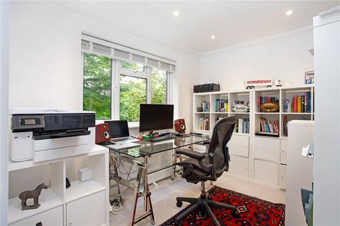 Maples Palm Hall Close, Winchester, SO23 0JL