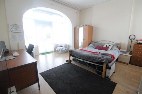 Mixed use to rent, *£102pppw excluding bills* Loughborough Road, West Bridgford