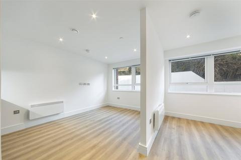 Studio to rent, Wood Street, West Sussex RH19