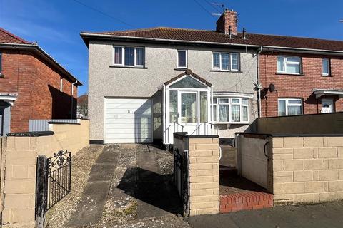 4 bedroom end of terrace house for sale