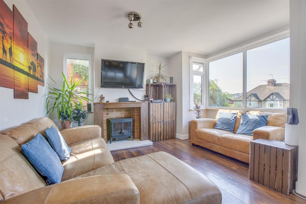 37 Southfield Road, HP13 5 JZ-5.jpg
