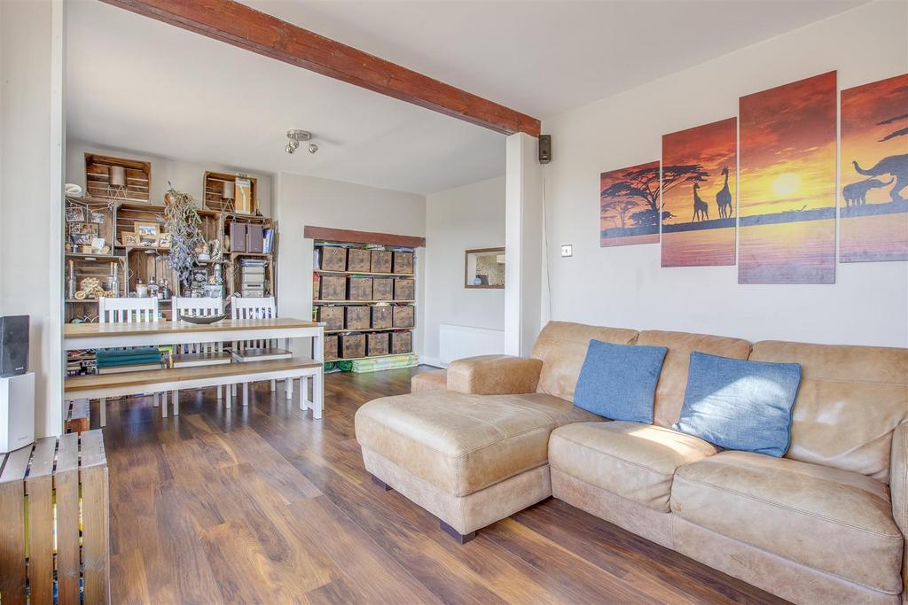 37 Southfield Road, HP13 5 JZ-6.jpg