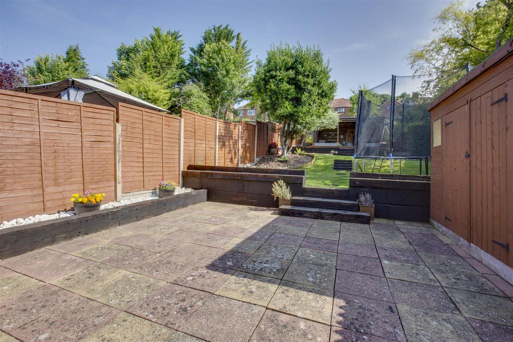 37 Southfield Road, HP13 5 JZ-11.jpg